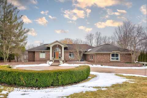 21 Sawmill Creek Trail, Saginaw, MI 48603