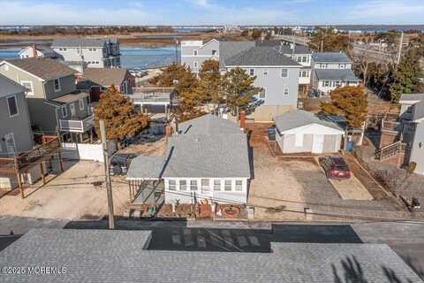 12 3rd Street, Manahawkin, NJ 08050