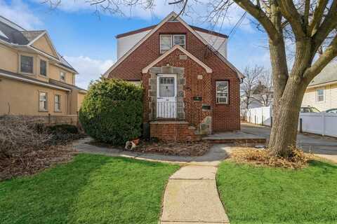 86 E Mineola Avenue, Valley Stream, NY 11580