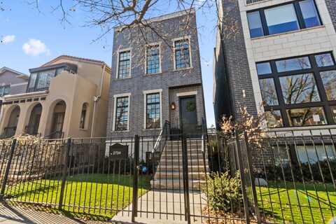 2734 N Marshfield Avenue, Chicago, IL 60614