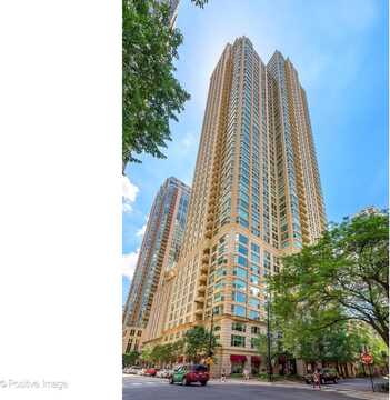 25 E Superior Street, Chicago, IL 60611