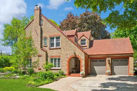 6240 N Lundy Avenue, Chicago, IL 60646
