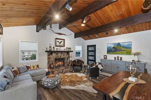 24310 Wabern Drive, Crestline, CA 92325