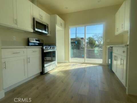 702 E Glenoaks Boulevard A, Glendale, CA 91207