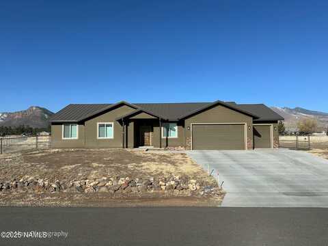 10272 Fw Mcclure Road, Flagstaff, AZ 86004