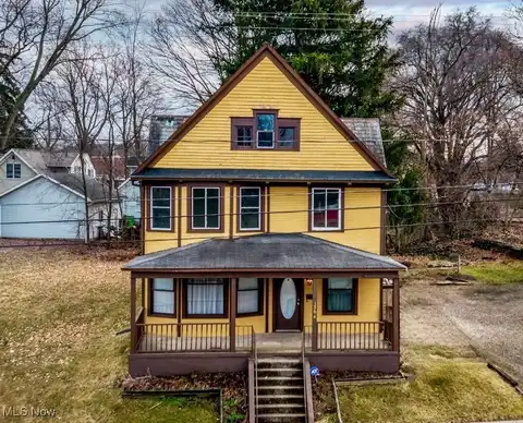 1364 W Wooster Road, Barberton, OH 44203