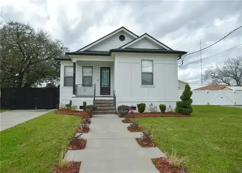 3004 PLAZA Drive, Chalmette, LA 70043