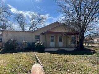 835 W Thompson Street, Jacksboro, TX 76458