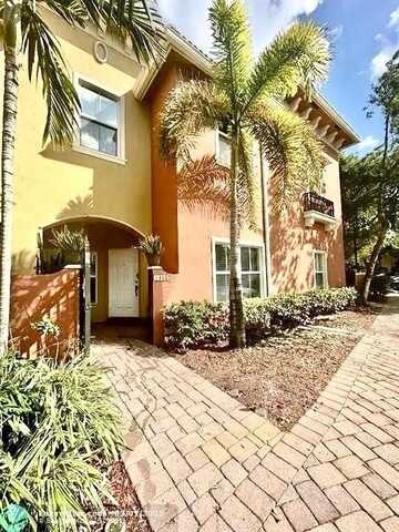 2851 W Prospect Rd, Tamarac, FL 33309