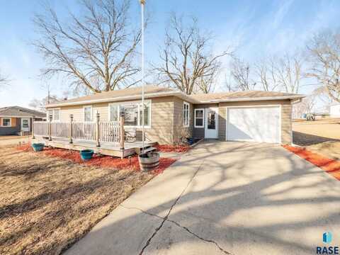 217 S Clark St, Viborg, SD 57070