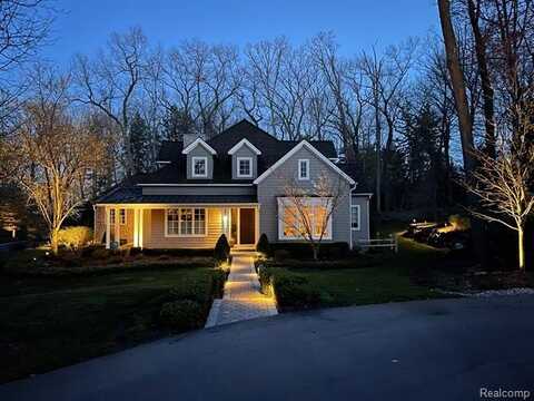 59 SCENIC OAKS Drive S, Bloomfield Hills, MI 48304