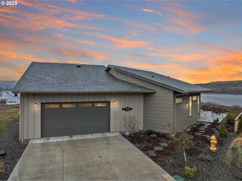 125 SOUTHSHORE LN, The Dalles, OR 97058