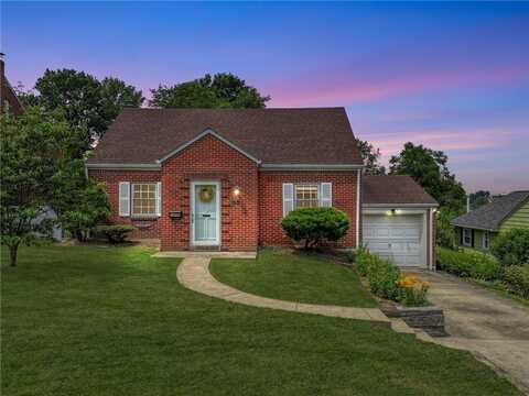 35 Locust Ln, Upper Saint Clair, PA 15241