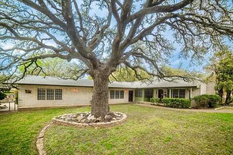 106 Cherry St, Fredericksburg, TX 78624