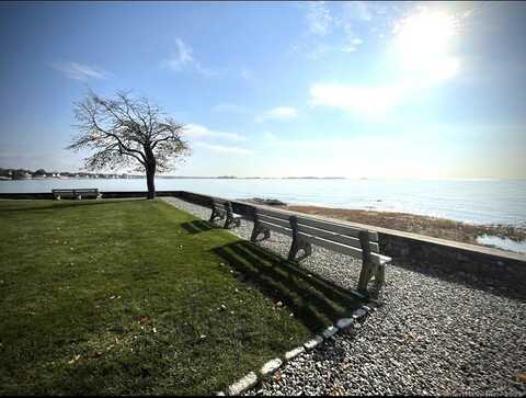 9 4th Avenue, Branford, CT 06405