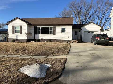 316 SE 4th, Dyersville, IA 52040