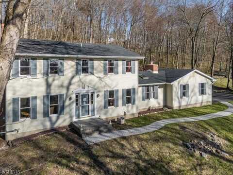 22 Tamarack Rd, White Twp., NJ 07823