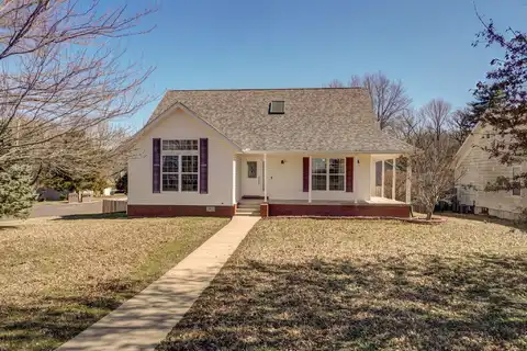 1017 Oakdale Lane, Monett, MO 65708