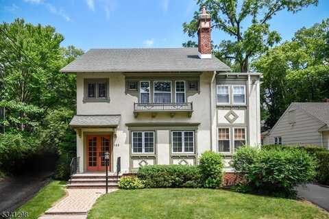 123 Baker St, Maplewood, NJ 07040