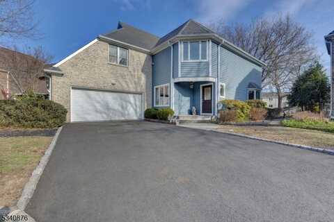 31 Turnberry Rd, Little Falls, NJ 07424