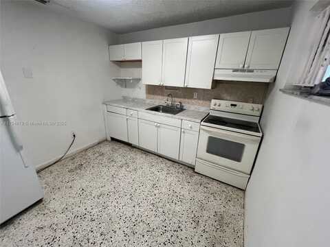 887 W 29th St, Hialeah, FL 33012