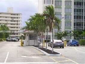 1770 NE 191st St, Miami, FL 33179