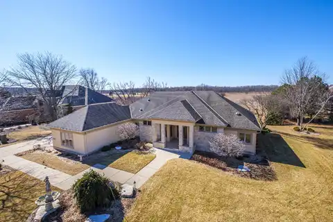 3445 Muirwood Dr, Brookfield, WI 53045