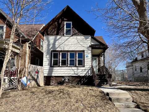 3536 N 11th St, Milwaukee, WI 53206