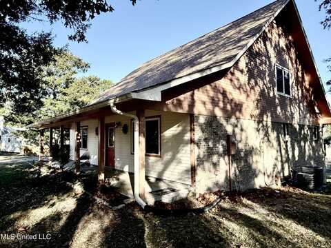 1517 Oak Leaf Circle, Gautier, MS 39553