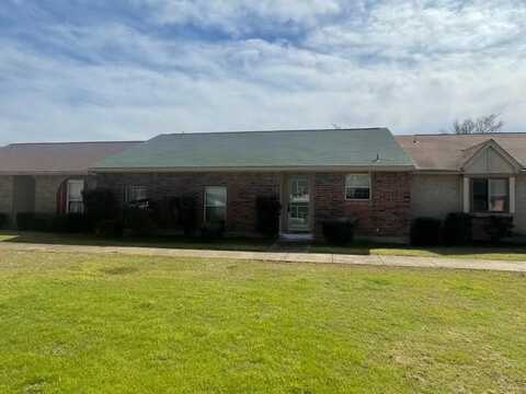 17 E Mountain Creek Court, Grand Prairie, TX 75052