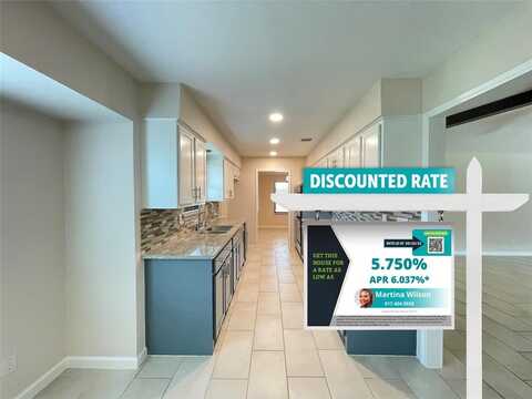524 Davis Drive, DeSoto, TX 75115