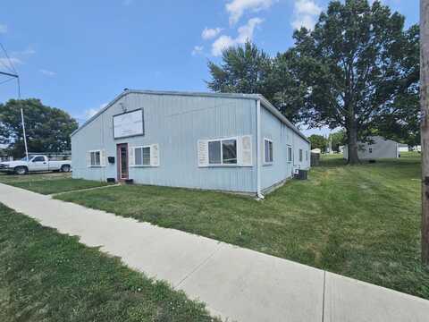 303 S Davis Street, Hamilton, MO 64644