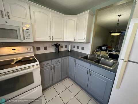 5750 NW 64th Ave, Tamarac, FL 33319