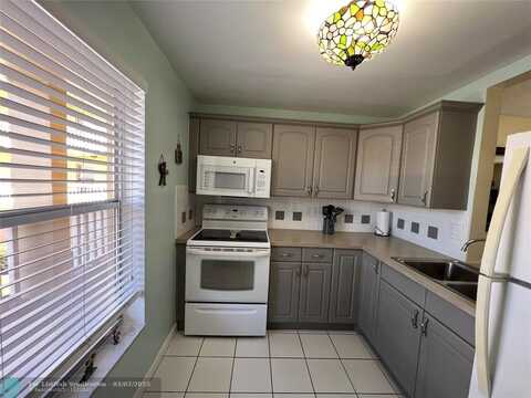 5750 NW 64th Ave, Tamarac, FL 33319