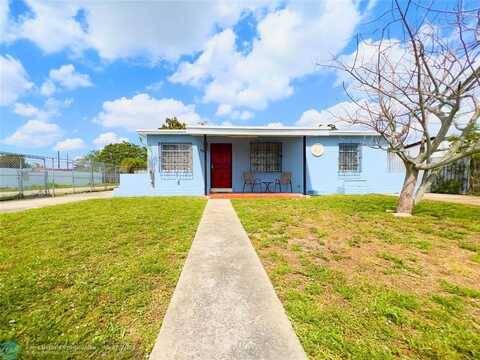 3595 NW 98th St, Miami, FL 33147