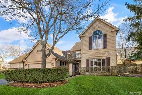 536 CAMBRIDGE Way, Bloomfield Hills, MI 48304