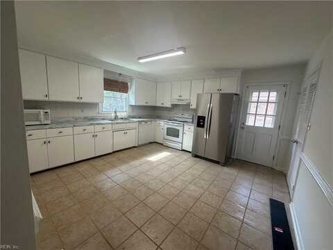 3645 Dupont Circle, Virginia Beach, VA 23455