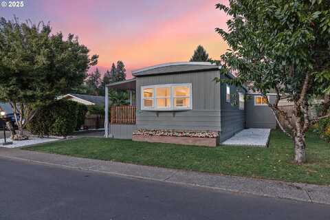 570 N 10th ST, Cornelius, OR 97113