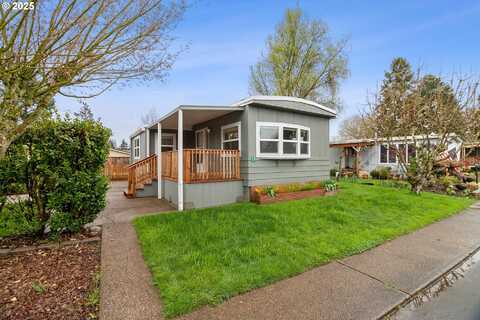 570 N 10th ST, Cornelius, OR 97113