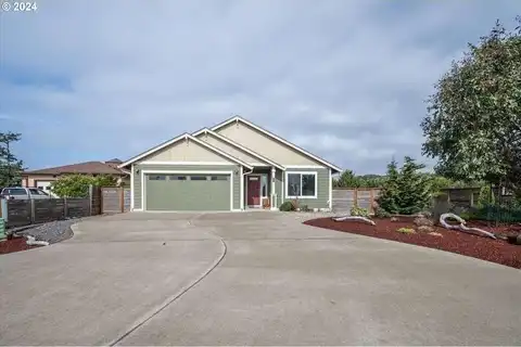 2701 Lincoln Avenue, Bandon, OR 97411