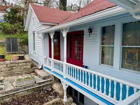 8 Magnolia ST, Eureka Springs, AR 72632