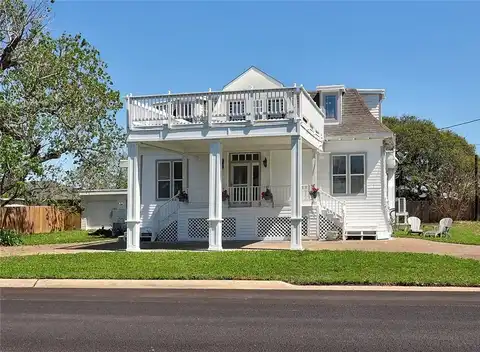 712 S Church Street, Rockport, TX 78382