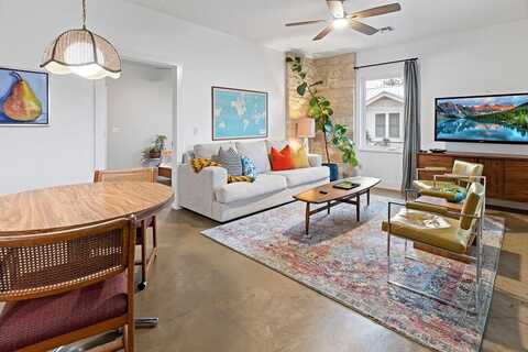 220 College St, Fredericksburg, TX 78624