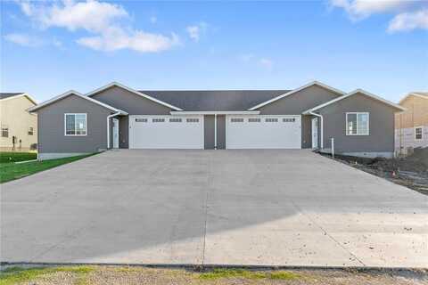 205 William Way, Newhall, IA 52315