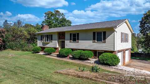 3808 22nd Street Court NE, Hickory, NC 28601