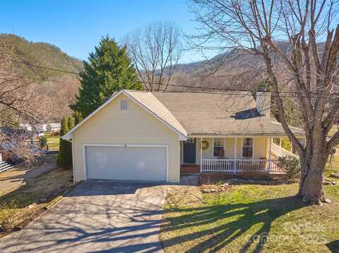 68 Hill Street, Hot Springs, NC 28743