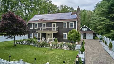 49 Quinebaug Avenue, Putnam, CT 06260
