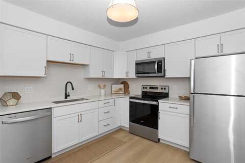 4865 Woodland Avenue unit: 1, West Des Moines, IA 50266