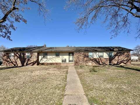 112 E Dogwood Ave, Pond Creek, OK 73766