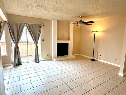 1550 Ashlan Avenue W, Fresno, CA 93705